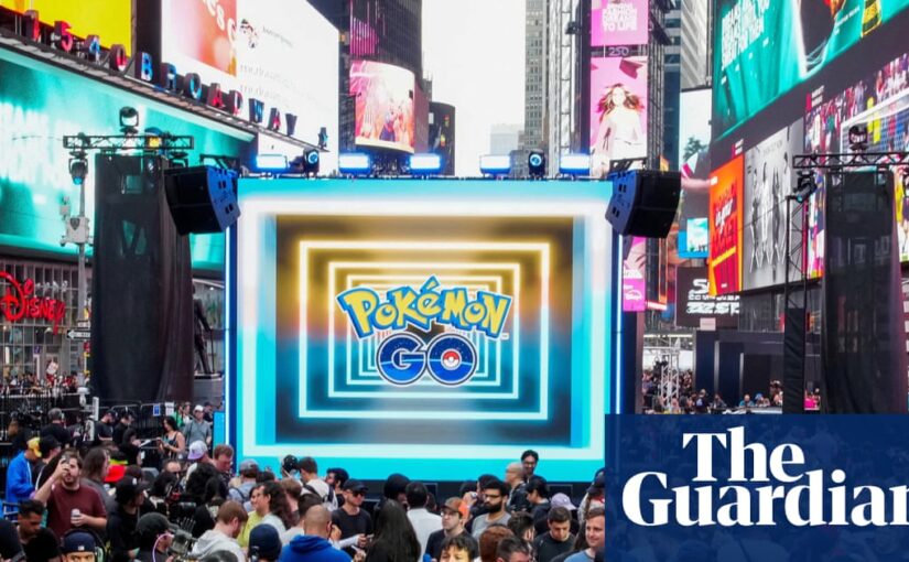 Penggemar Pokémon Go berkumpul di Times Square untuk merayakan 10 tahun permainan – video | Pokemon Go